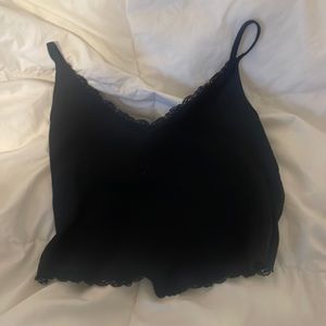 Hollister Must Have Collection Lace Trim Bandana Hem Top